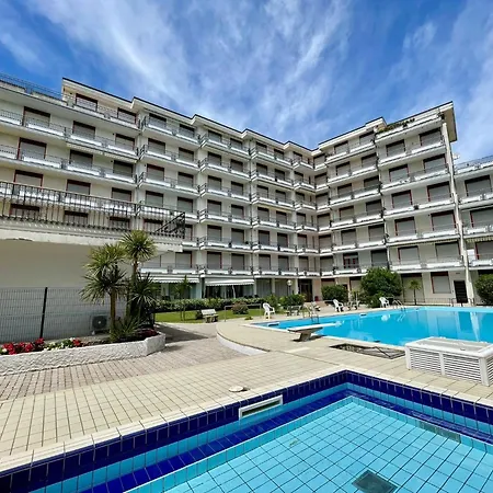 Superb With Swimming Pool In Front Of The Apartment *